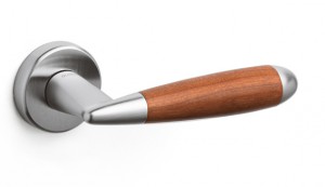 Дверная ручка Olivari модель Aster отделка MC - хром матовый / вишня