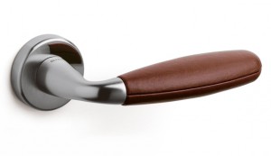Ручка Olivari CLUB отделка OE - матовый хром / коричневая кожа
