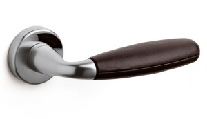 Ручка Olivari CLUB отделка OF - матовый хром / темно-коричневая кожа